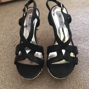 Brand new Jennifer Lopez size 6 wedges